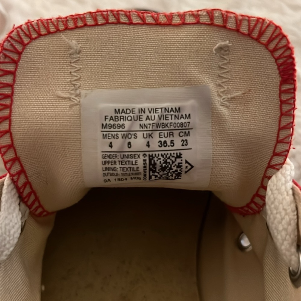 CONVERSE 4 (6) Red Low Top Laced Canvas Classic - Picture 9 of 9
